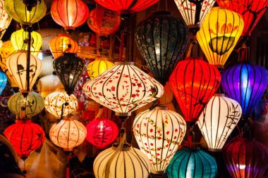 Renkli geleneksel Vietnam fenerler