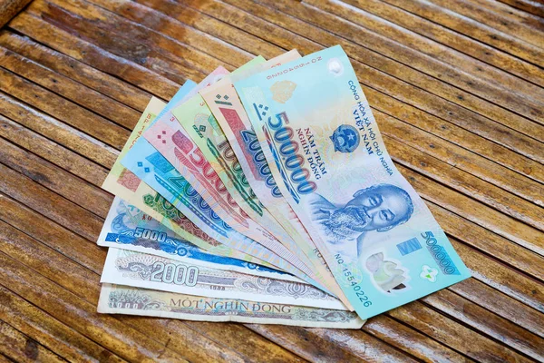 Farklı mezhepleri ile Vietnam banknotlar