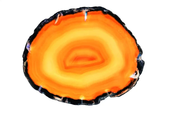 背景-橙色玛瑙矿物横断面在白色背景上隔离 — 图库照片
