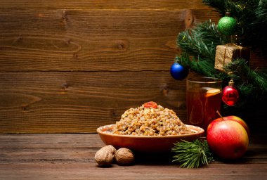 Geleneksel bir Slav tedavi Noel arifesinde yemektir. Komposto, süs ağacı. Metin için yer