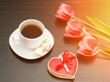 Bir fincan kahve, Lokum ve heartshaped gingerbread