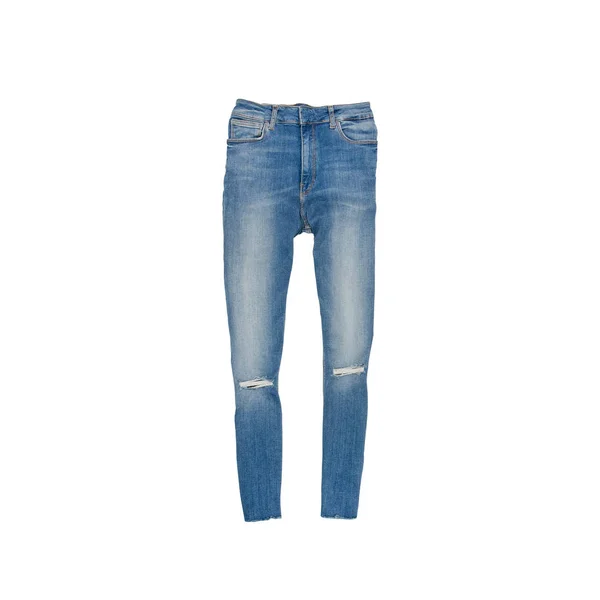 Blaue zerlumpte Jeans. modisches Konzept. Vereinzelt. weißer Hintergrund — Stockfoto