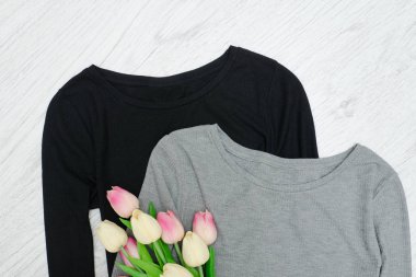 Gri ve siyah en fazla, Lale buketi. Moda kavramı