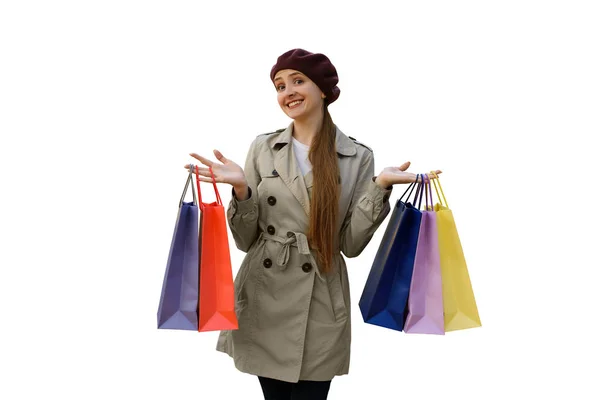 Joyeux shopaholic jeune femme avec des sacs colorés. Isolé, fond blanc — Photo