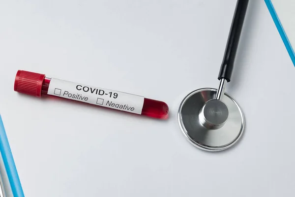 Provette Con Sangue Analisi Covid Stetoscopio Controlli Medici — Foto Stock