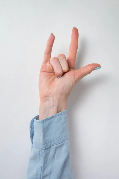 Gesto Pedra Mão Mão Feminina Mostrando Dois Dedos Quadro Vertical — Fotografia de Stock