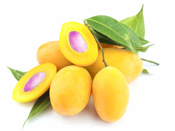 Plum Mango Met Bladeren Geïsoleerd Een Witte Achtergrond Close — Stockfoto
