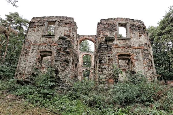 Ruinas de gran villa de verano —  Fotos de Stock