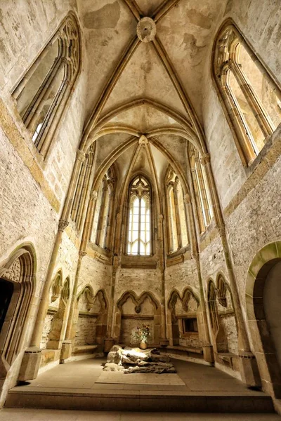 Interior da antiga capela medieval do castelo — Fotografia de Stock