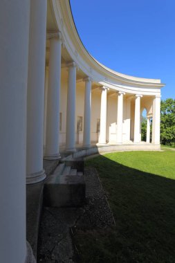 Yarım silindirik antika stili yapı parçası 