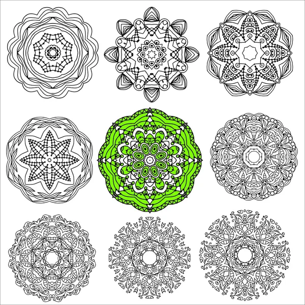 Eine Reihe von neun kreisförmigen Mustern, Mandalas, die Elemente für Ihr Design, Vektor, handgezeichnet. Boho-Stil — Stockvektor