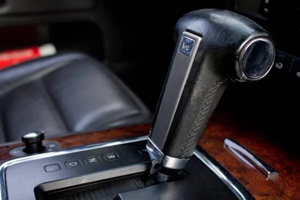 Automatic transmission shift lever — Stock Photo, Image