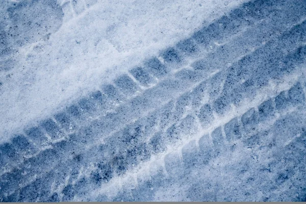 Pista de carro na neve — Fotografia de Stock