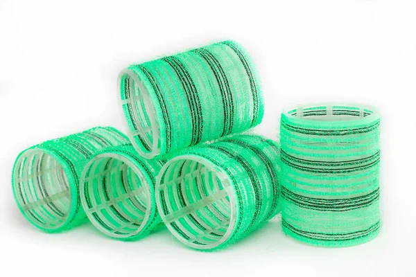 Grüne Lockenwickler Isoliert Auf Weißem Hintergrund Nahaufnahme — Stockfoto