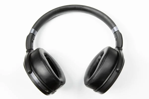 Auriculares inalámbricos de primer plano —  Fotos de Stock