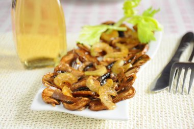 Soya soslu mantar turşusu.