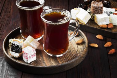 Siyah çay, oryantal tatlılar, tarihleri ve fındık
