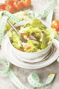 Kavram diyet yiyecek. Diyet karışık yeşillik salatası (mesclun, m