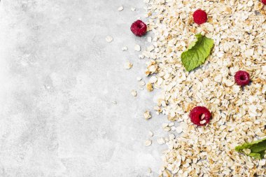 Ahududu ve nane ile Glanola. Uzay kopyalayın. Gıda arka plan