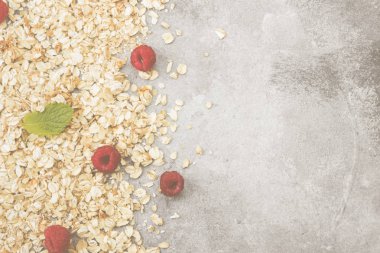 Ahududu ve nane ile Glanola. Görünümü en çok, uzay kopyalayın. Gıda arka