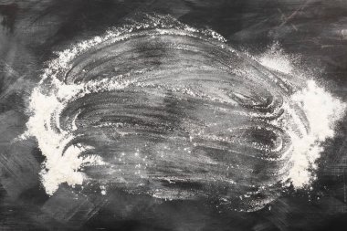 Beyaz un koyu arka plan üzerinde. Üstten Görünüm. Gıda arka plan