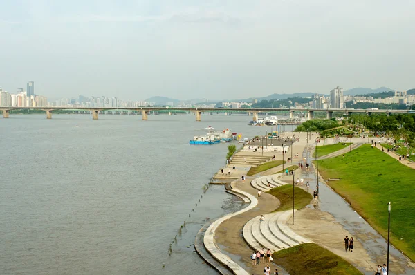 Hangang річка в Сеулі в літо в Кореї — стокове фото