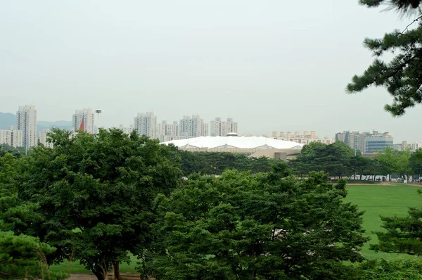 Olympic park i Seoul i sommar, Sydkorea — Stockfoto