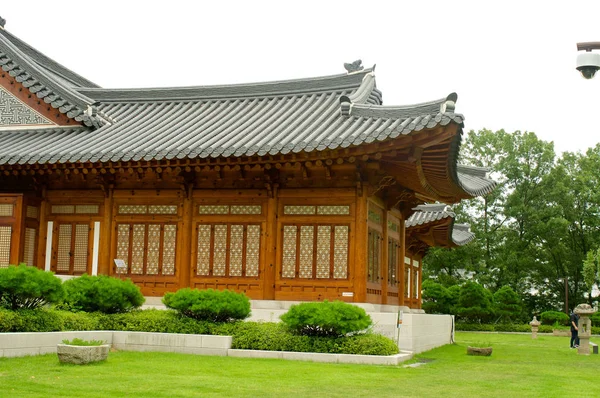 Traditionele Koreaanse huis in de zomer, Zuid-Korea — Stockfoto