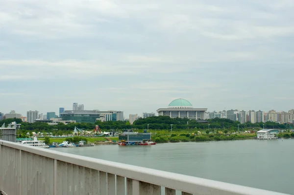 Hangang річка в Сеулі в літо в Кореї — стокове фото