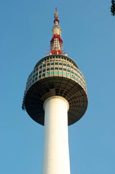 Σεούλ Πύργο το καλοκαίρι στη Νότια Κορέα — Φωτογραφία Αρχείου