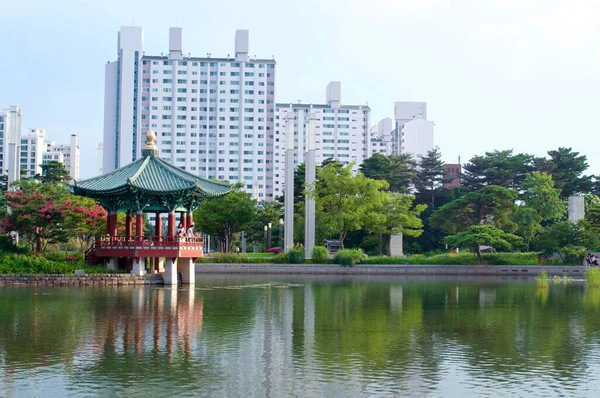 Pagoda Con Laghetto Estate Seoul Corea Del Sud — Foto Stock