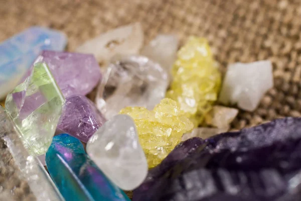 Varias Gemas Piedras Semipreciosas Cierran Con Cristales —  Fotos de Stock