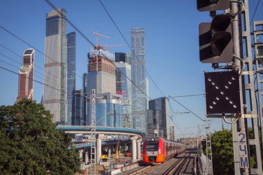 Moskova Merkez Halkası 'nın merkezinden Moskova' nın iş merkezi Shelepikha 'nın görüntüsü