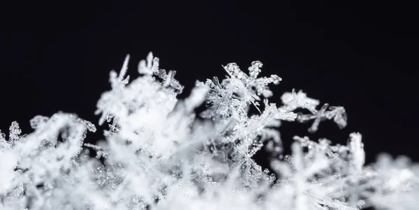 雪の結晶 マクロ 抽象的な冬の背景 — ストック写真