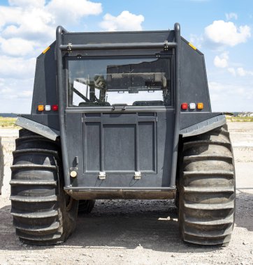 Güçlü off-road ışınlayıcısı, özel görevler için tüm arazi araçları
