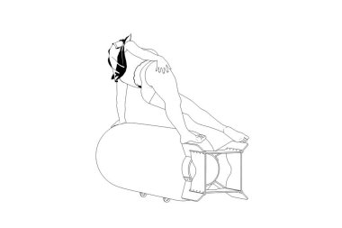 Seksi kadın rokete yaslanıyor