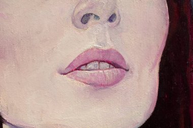 Çekici genç kadın poz veriyor. 