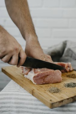 Şef kesme çiğ et
