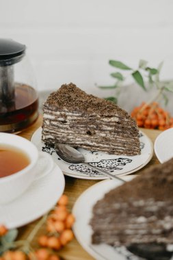 Tatlı ile hizmet çay