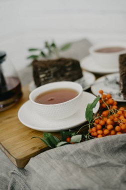 Tatlı ile hizmet çay
