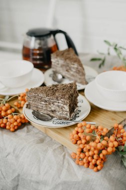 Tatlı ile hizmet çay