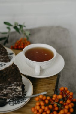 Tatlı ile hizmet çay