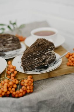 Tatlı ile hizmet çay