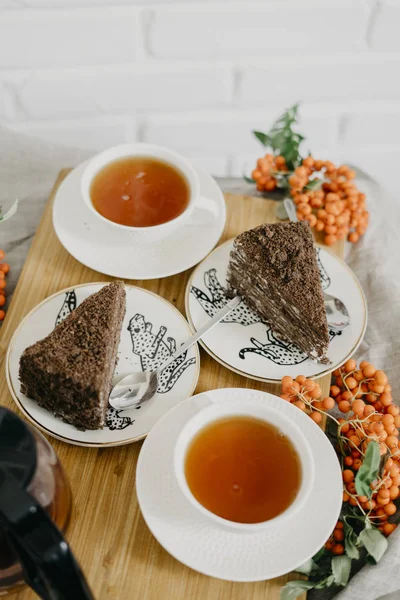 Tatlı ile hizmet çay