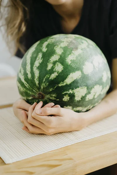 kadın holding karpuz