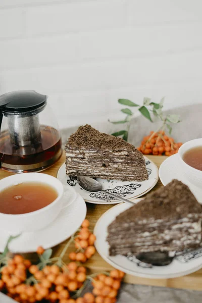 Tatlı ile hizmet çay