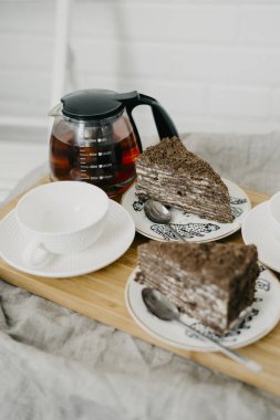 Tatlı ile hizmet çay