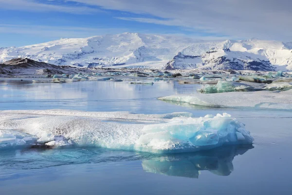 Παγόβουνα Γιόκουλσάρλον παγετώνα λίμνη στην Ισλανδία το χειμώνα — Φωτογραφία Αρχείου