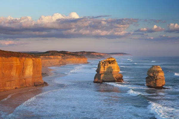 Douze apôtres sur la Great Ocean Road, Australie au coucher du soleil — Photo