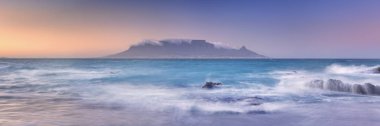 Sunrise Masa Dağı ve Cape Town dan Blouwbergstra